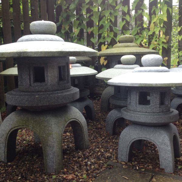 Kodai Maru Yukimi Japanese stone lantern for oriental gardens Kyoto Range