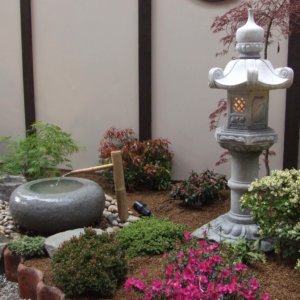 Kasuga japanese stone lantern