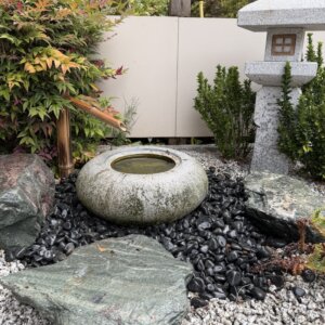 Kuro Basalt Cobbles